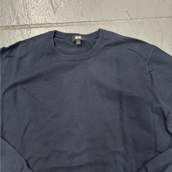 Uniqlo Light Men’s Sweaters (Pack of 2) - Picture 3 of 13
